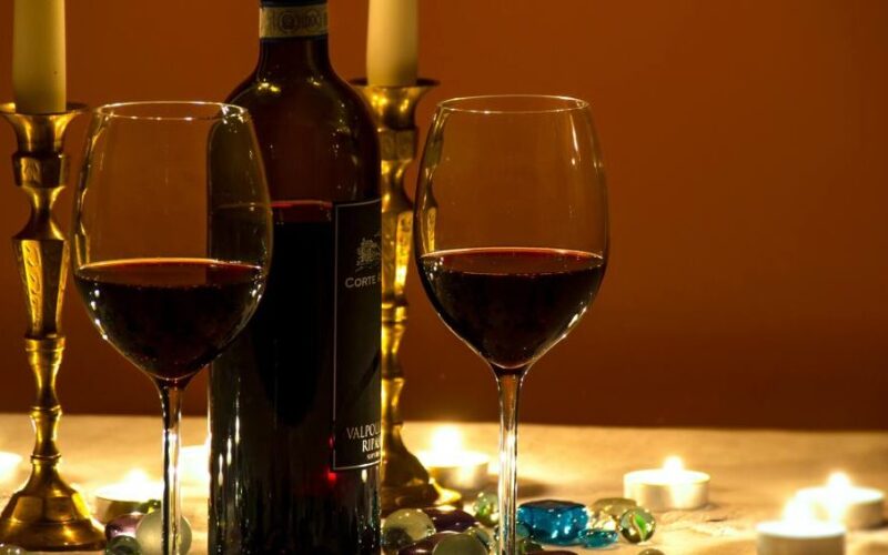 El delicioso sabor del vino tinto español: afrutado y dulce
