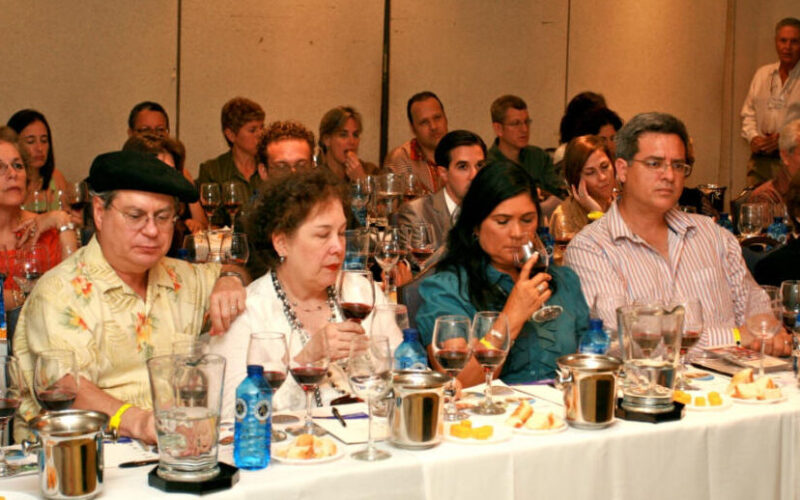El exquisito sabor del vino tinto Atrium Merlot 2007