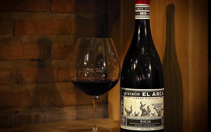 El exquisito vino tinto Merlot ecológico de Castell d'Age