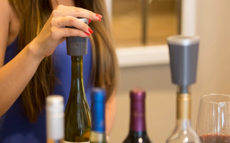 La solución perfecta para conservar el vino fresco: tapón de vacío para botellas